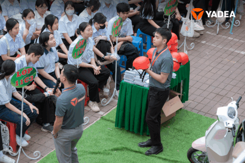 Artboard 6 YADEA lan tỏa văn hóa giao thông an toàn tại Trường THPT Trần Văn Ơn